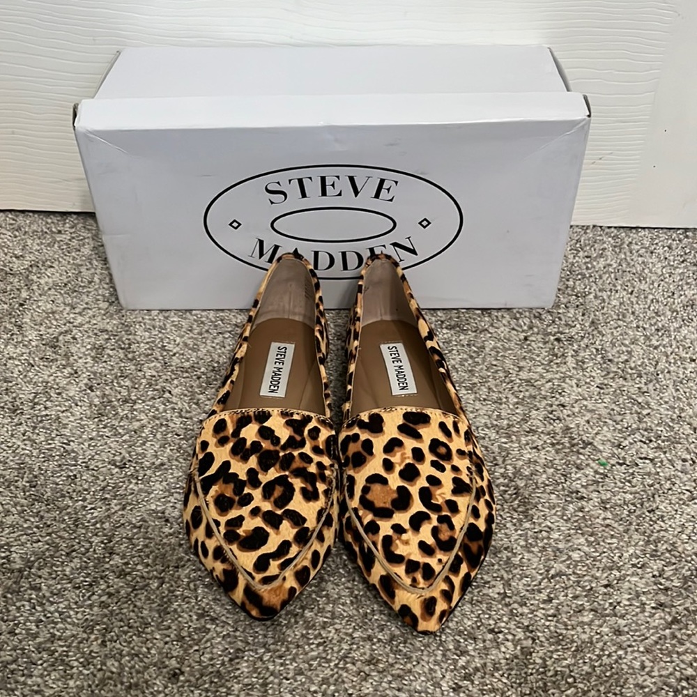 Brand new, never worn Steve Madden calf hair loafer; Women’s size 7.